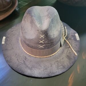 New Stylish Gray BOHO Hat with Feather Accent 7 1/2 - 7 3/4